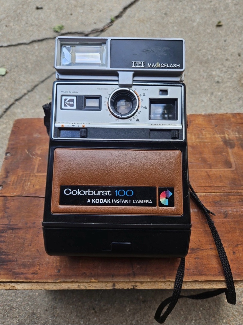 Kodak Colorburst 100 Instant Camera Magicflash Vintage Polaroid Style - untested